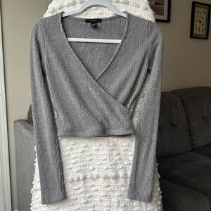 Dark gray ribbed long sleeve tee